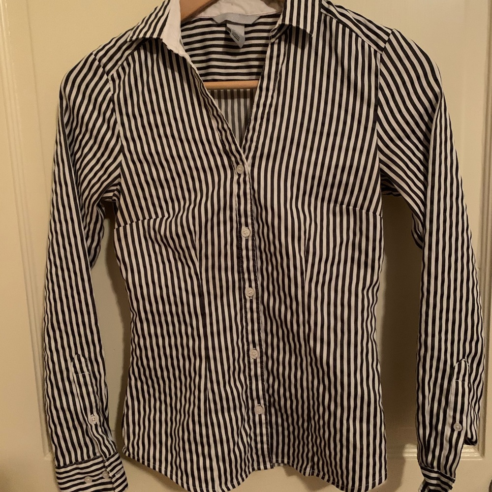 H&M vertical stripe button down blouse